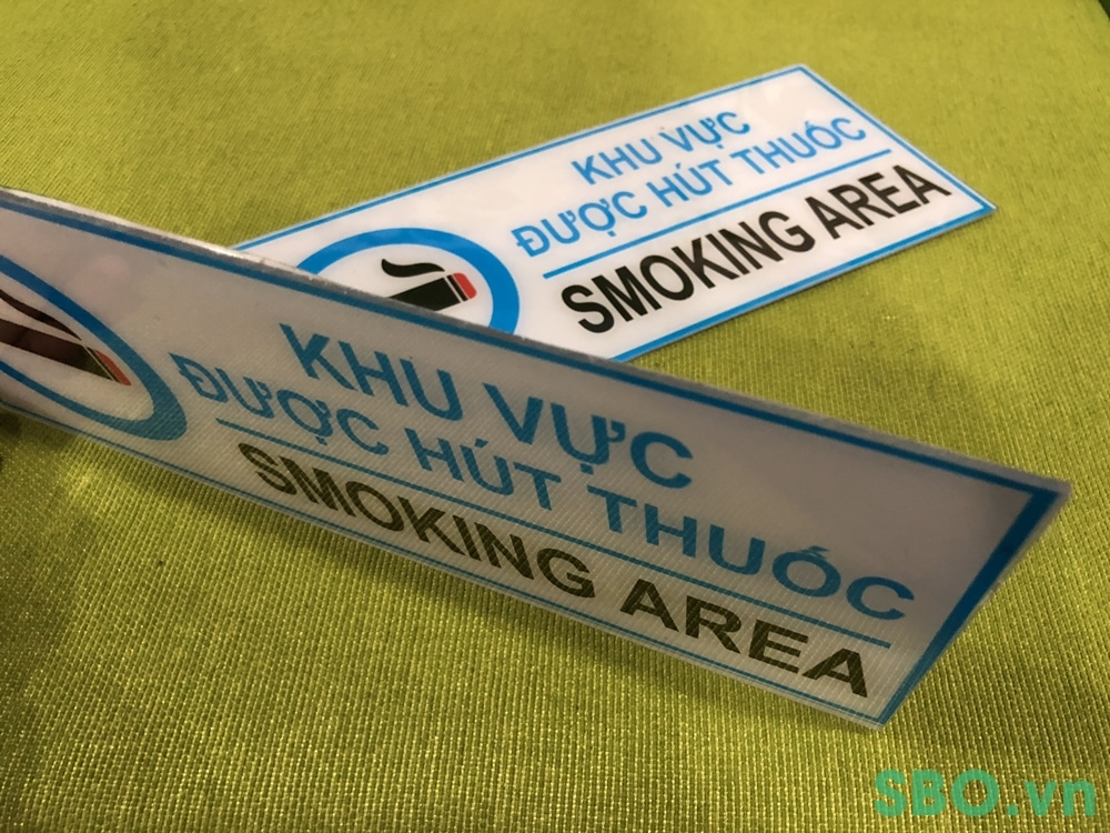 bảng báo an toàn smoking area mica in uv