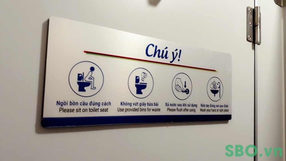 Bảng chỉ dẫn bằng alu nhôm xước dán tường