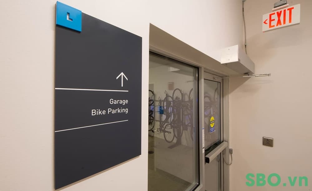 bảng chỉ dẫn quảng cáo công ty