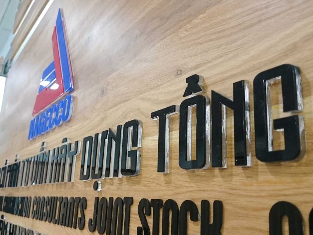 Bảng hiệu chữ nổi quày tiếp tân công ty