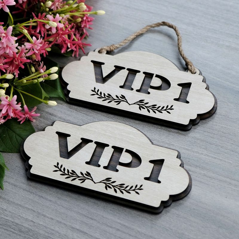 bang so phong go cho khach san homestay TV01