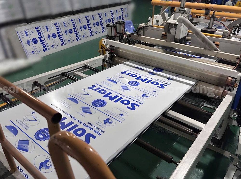 San suat Tam polycarbonate dac SolMart chinh hang Sản suất Tấm polycarbonate đặc SolMart chính hãng