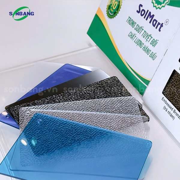 Tam lop polycarbonate SolMart chinh hang tấm lợp lấy sáng polycarbonate Solmart