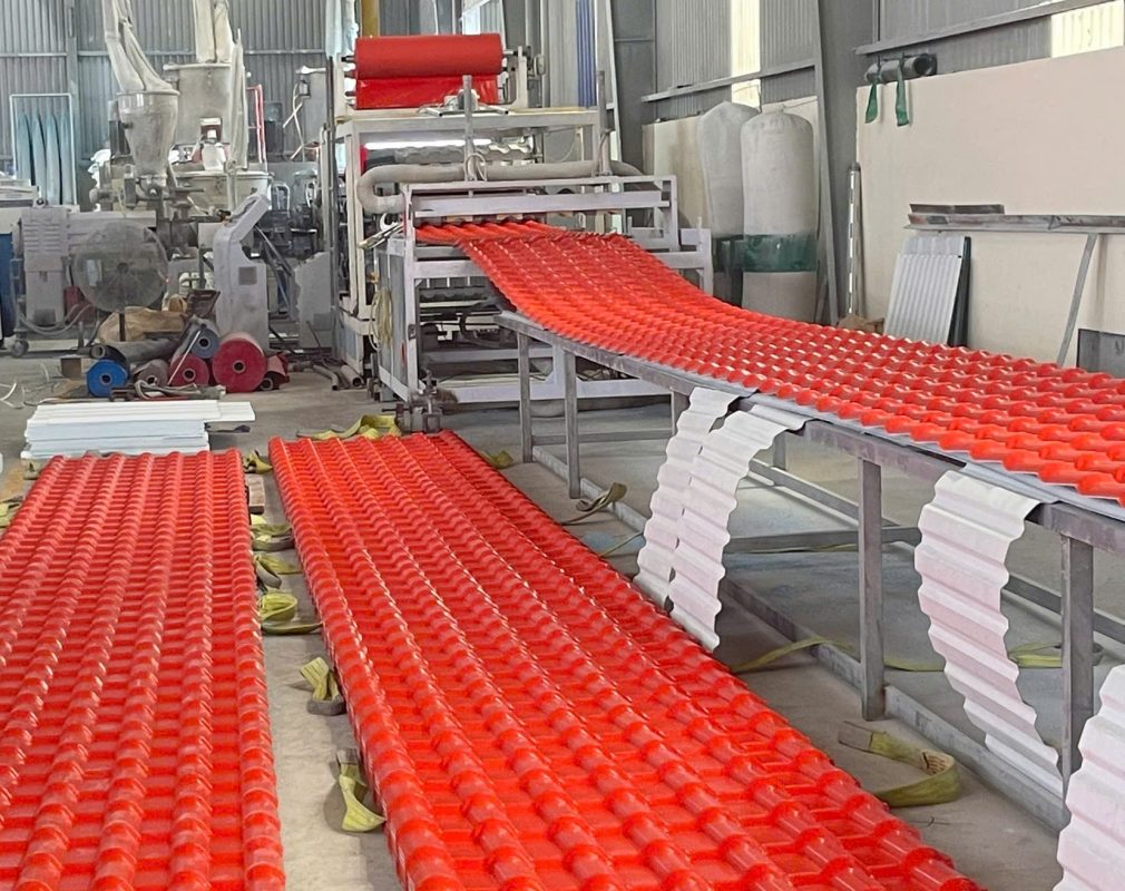 Nhà máy sản xuất tôn giả ngói nhựa pvc asa cách âm cách nhiệt kháng hóa chất
