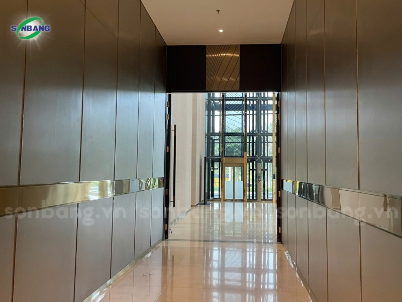 Ốp tường bằng tấm alu cho sảnh khách sạn