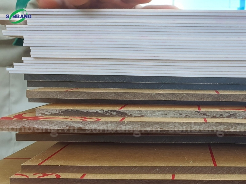 Bảng giá tấm mica acrylic phụ thuộc độ dày và màu khác nhau