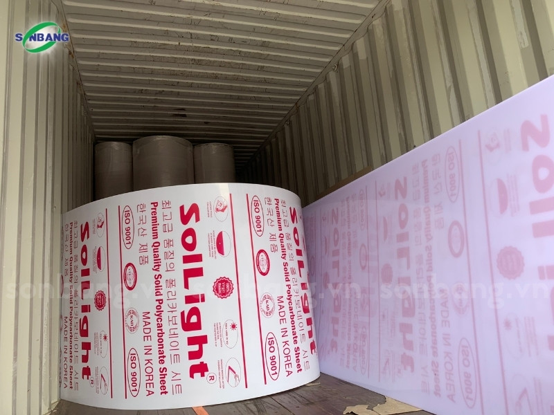 Tấm poly đặc ruột SolLight được Sơn Băng nhập khẩu chính hãng