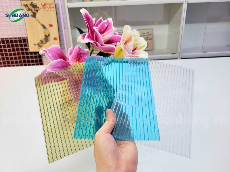 Sơn Băng cung cấp giá tấm poly rỗng minh bạch