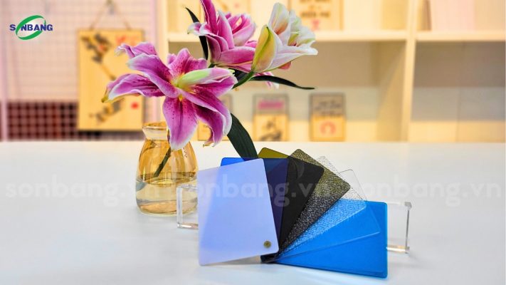 bao gia tam polycarbonate dac