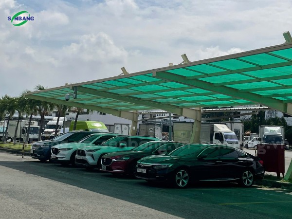Lợp mái hiên cho nhà để xe bằng tấm nhựa lấy sáng