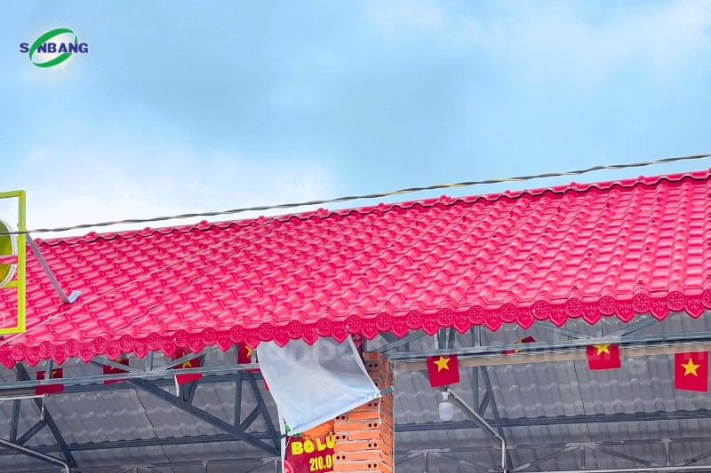 Mặt ngoài của hệ mái phải đảm bảo tính thẩm mỹ cho nhà hàng