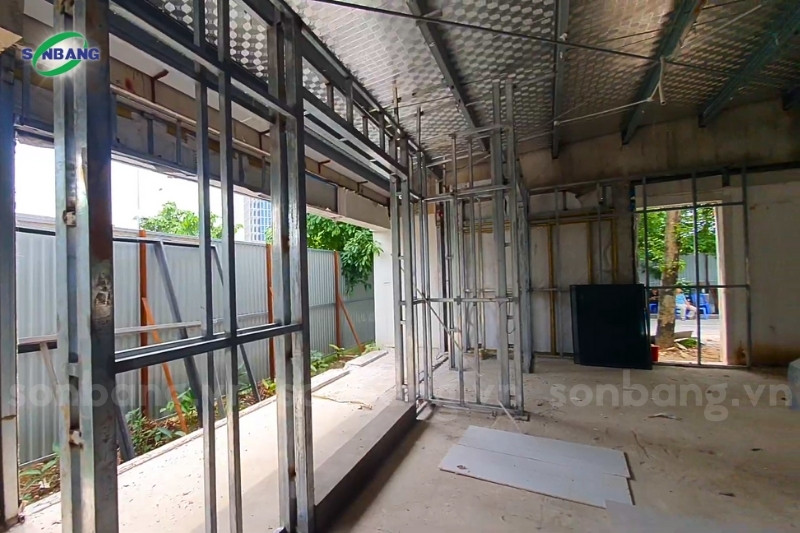 Gia cố khung chuyên dụng để làm vách ngăn bằng tấm simbo