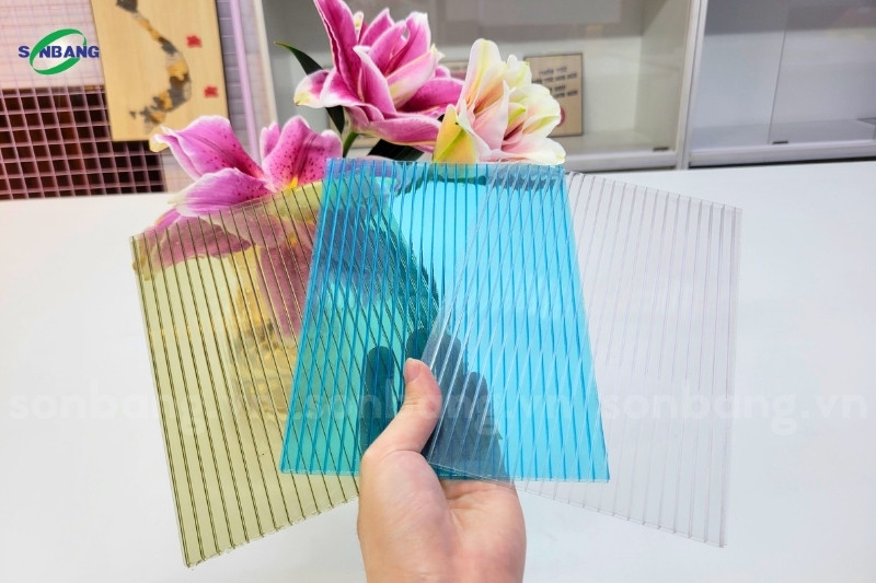 Tấm poly rỗng có khả năng xuyên sáng