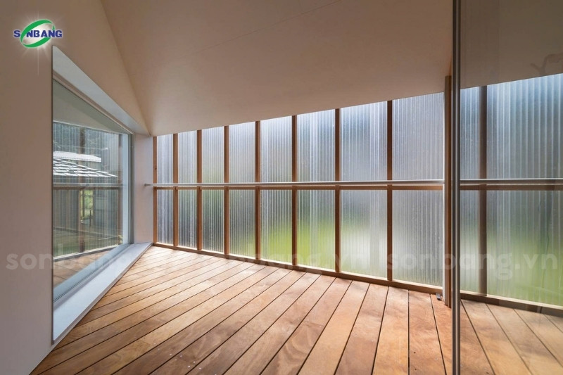 Tấm polycarbonate rỗng giúp không gian trong nhà trở nên thoáng đãng