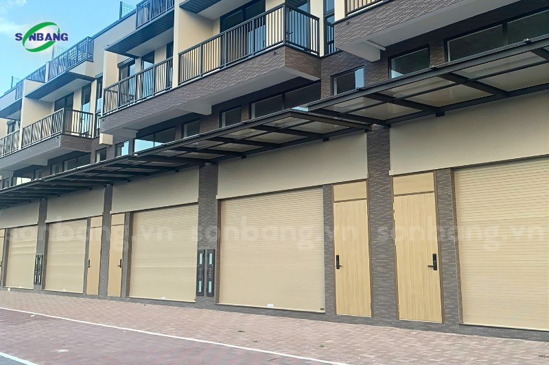 1000m2 mai che polycarbonate solmart can tho 5 Độ bền của tấm Polycarbonate mang đến sự an toàn cho người dân