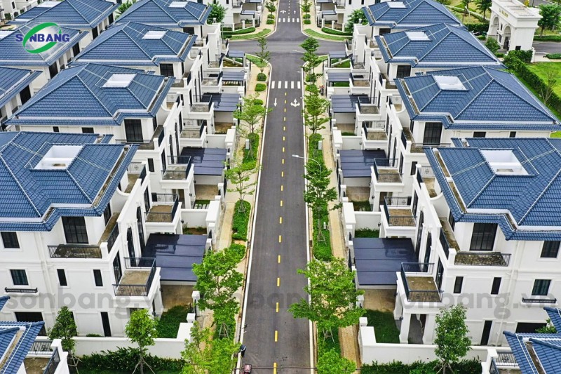 8000m2 mai che polycarbonate dac swanbay 1 Mái che hiên nhà bằng tấm Polycarbonate đặc ruột 4.5mm