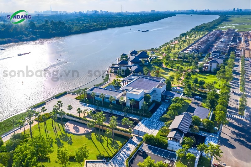 8000m2 mai che polycarbonate dac swanbay 3 Công trình mái che tại dự án SwanBay nằm ở ven sông Soài Rạp