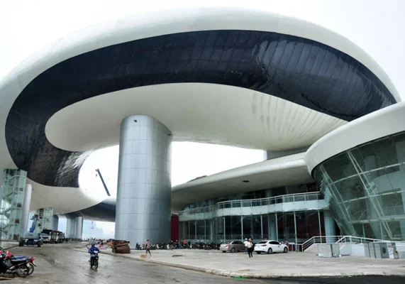 cung ca heo ha long 1 Cận cảnh vị trí của Poly SolMart khi nhìn từ bên ngoài