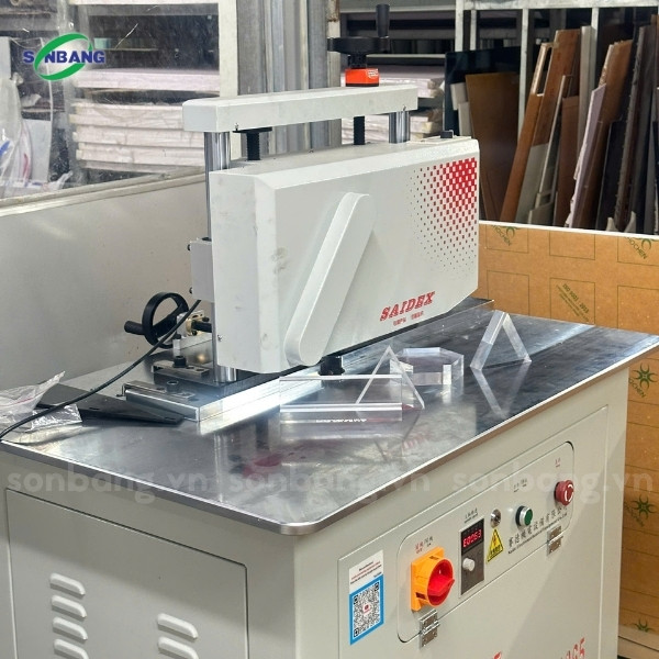 Máy mài bóng cạnh Mica Kim Cương của Sơn Băng