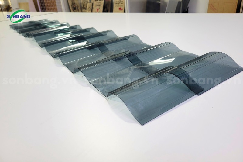 gia ton nhua lay sang polycarbonate 4 Tôn lấy sáng Polycarbonate Nicelight 9 sóng