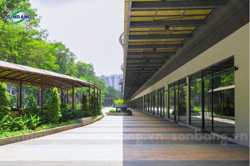 mai che polycarbonate dac 10mm solmart celadon city 5 Không gian trong và ngoài mái hiên Polycarbonate màu trà