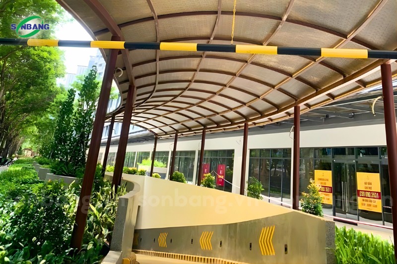 mai che polycarbonate dac 10mm solmart celadon city 7 Mái vòm bằng tấm Polycarbonate cho ram dốc tầng hầm