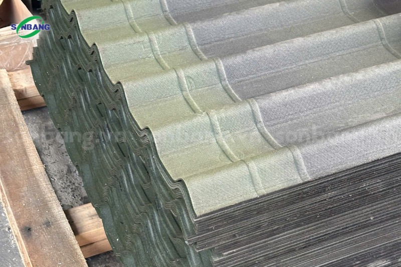 phan biet ton onduline that gia 3 Phân biệt tôn Onduline chính hãng qua bề mặt nhám sần của sản phẩm