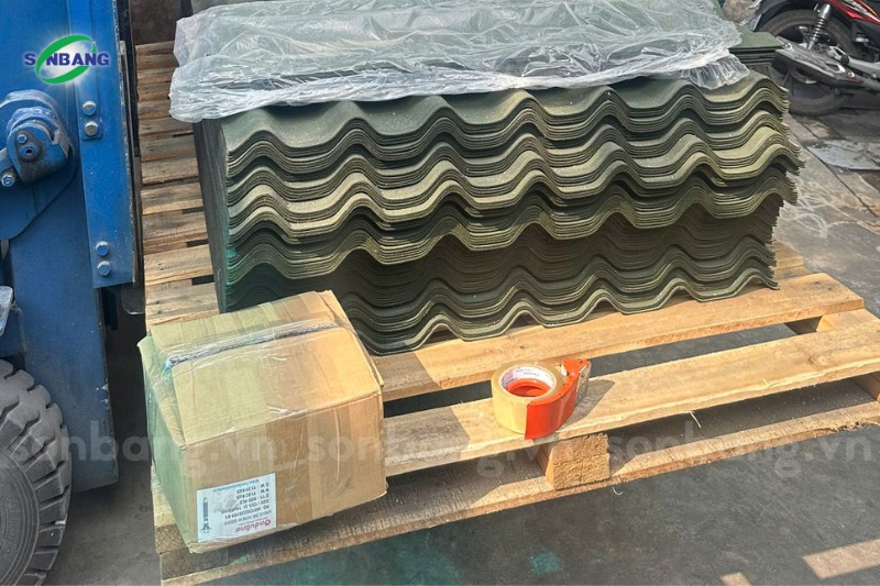 phan biet ton onduline that gia 6 Hộp phụ kiện chuyên dụng đi kèm với tôn Onduline chính hãng