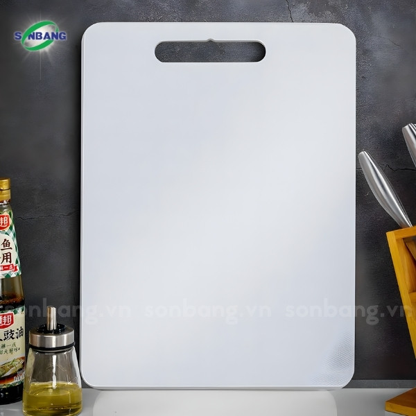 Sử dụng tấm HDPE màu trắng để sản xuất thớt nhựa công nghiệp