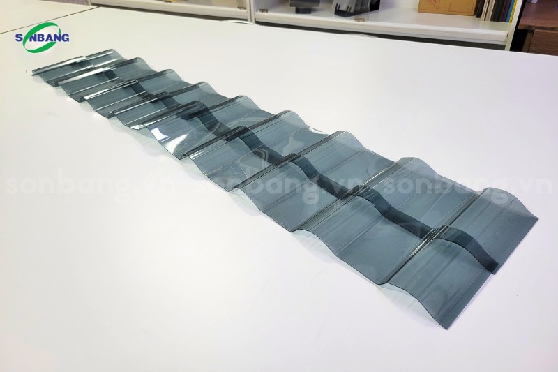 Tôn Polycarbonate có độ bền lên đến 20 năm