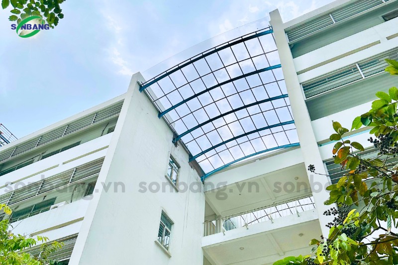 y tuong thiet ke mai che polycarbonate 1 Mái che Polycarbonate lấy sáng cho công trình