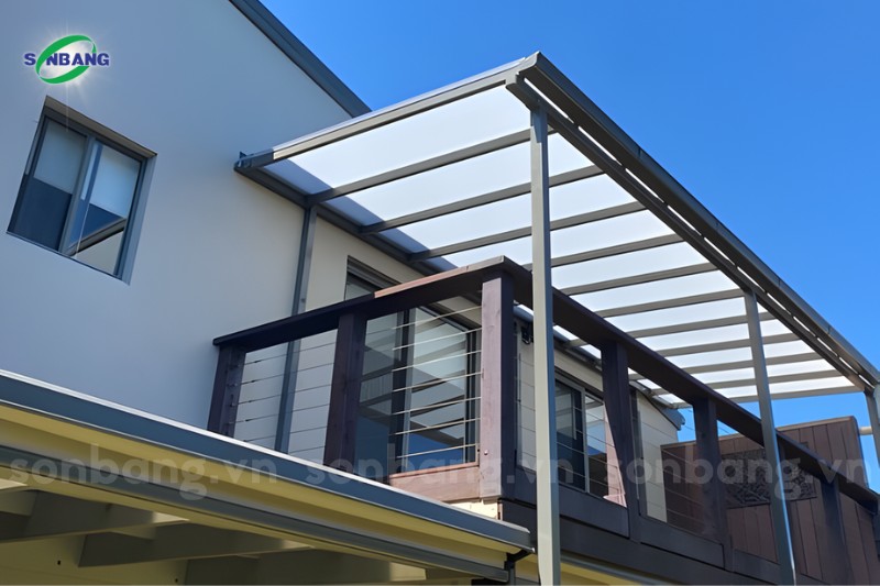 y tuong thiet ke mai che polycarbonate 2 Mái che lấy sáng Polycarbonate cho nhà ở