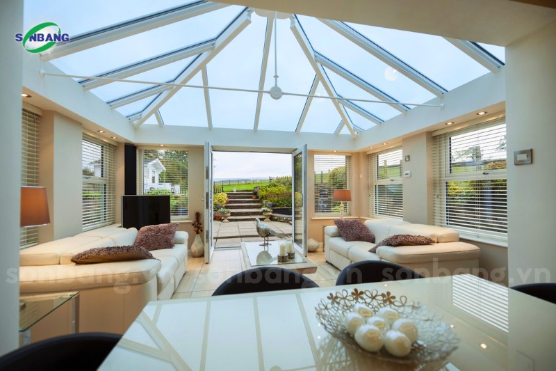 y tuong thiet ke mai che polycarbonate 8 Mái hông Polycarbonate lấy sáng từ nhiều hướng