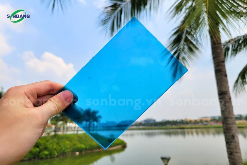 mau sac tam poly 4 Tấm Polycarbonate màu xanh hồ