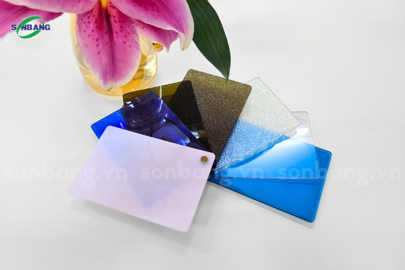 Tấm Poly đặc ruột truyền sáng vượt trội