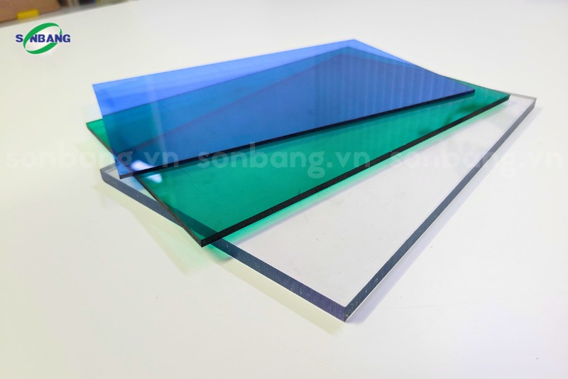 Tấm lợp lấy sáng Polycarbonate chịu lực va đập mạnh