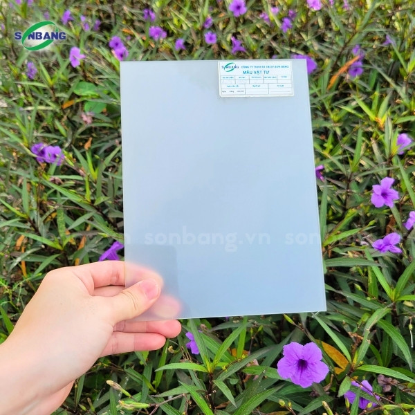 tam mica trang dai loan 7 Tấm mica màu trắng Đài Loan xuyên sáng